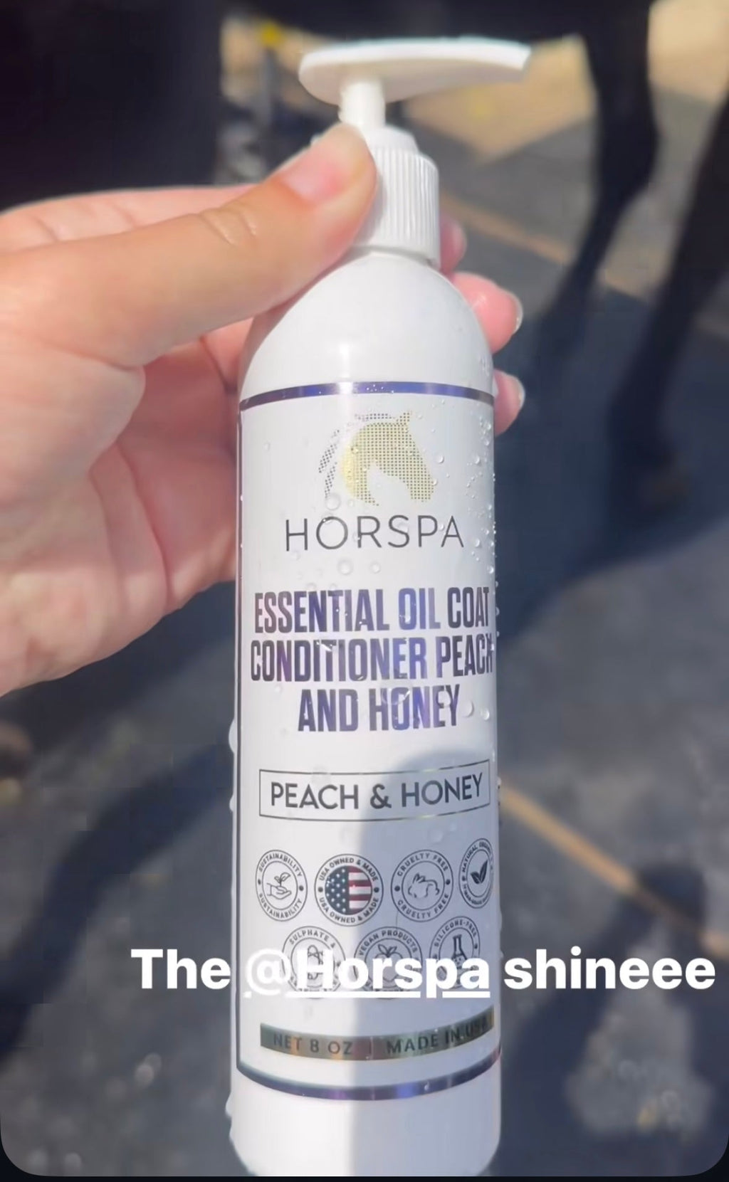 Essential Oil Coat Conditioner Peach and Honey with Sponge applicator