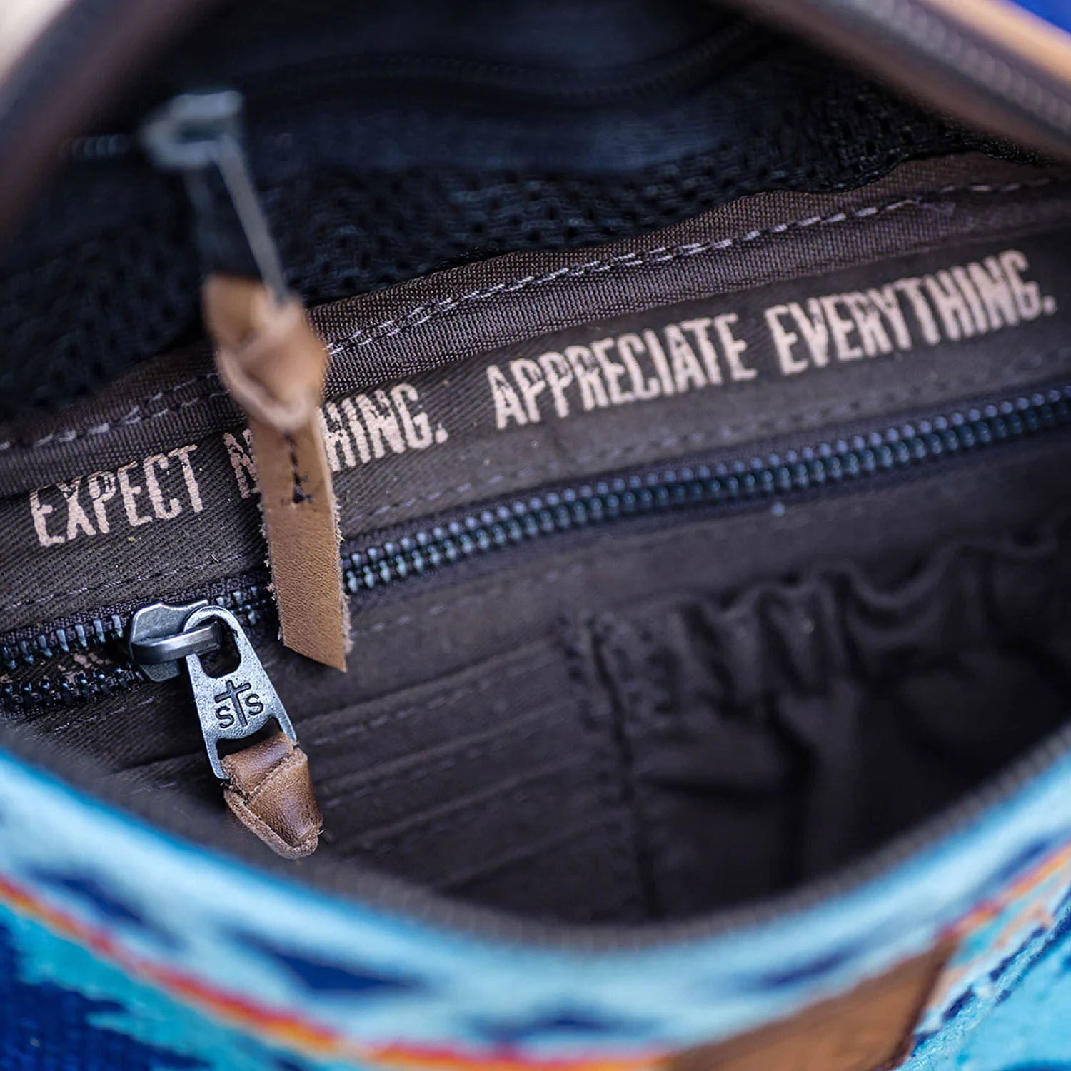 STS Mojave Sky Ladies' Western Belt Bag Fanny Pack